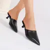 Una Talla Más Pequeña 2025 de Moda Nuevas Medias Zapatillas de Punta Zapatos Mula para Mujer Tacón de Gatito Sandalias de Punta Transfronterizas