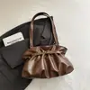 Bolsa de ombro retrô de cor sólida alta-costura modelo 2026 design estiloso tendência alta-costura para o dia a dia bolsa de ombro plissada