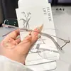Gafas de Prescripción para Miopía y Astigmatismo para Mujer, Sin Montura de Titanio Puro, Bordes Recortados, Filtro de Luz Azul, Lentes de Maquillaje Natural, Se Pueden Personalizar con Graduación, Hacen que los Rostros Grandes Parezcan Más Delgados