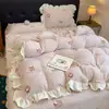 Juego de cuatro piezas de funda de cama de terciopelo para gato perezoso estilo princesa, suave y amigable con la piel de terciopelo de leche con encaje, juego de tres piezas de funda de edredón engrosada y cálida
