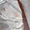 Conjunto de Roupa de Cama de Gaze de Camada Dupla Tipo Nuvem Conjunto de Quatro Peças 2026 Novo Estilo Pastoral Lençol Capa de Edredom Conjunto de Três Peças para Dormitório