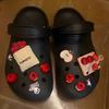 Sapatos de caverna com fivela de sapato acessórios adequados flor de sapato tridimensional fivela de sapato removível brincadeira de comida simulação fivela de maçã atacado