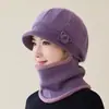 Gorro Caliente de Invierno para Mamá Conjunto de Bufanda y Guantes Tejidos para Mujer Gorro para Personas Mayores Forrado de Polar para Personas de Mediana Edad y Mayores