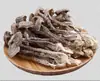 Seleccionados primeros brotes de hongo de asta de alta montaña, sin azufre ni humo, aptos para platillos fríos, salteados con carne y sopas.