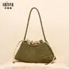 Bolsa de Hombro y Axila Tejida de Lujo Accesible Nueva Otoño e Invierno 2025 Bolso Bandolera Bolso Cesta de Verduras Bolso de Mano Versátil Esmerilado