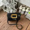 Bolsa feminina de alta qualidade 2026 novo modelo de verão, bolsa de ombro para o dia a dia, design de nicho moderno e simples, bolsa de ombro e transversal