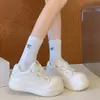 Zapatos de pan, tenis casuales, zapatos de papá, nuevo estilo súper popular 2026, zapatos de plataforma de suela gruesa, colección de otoño para mujer, tenis blancos robustos