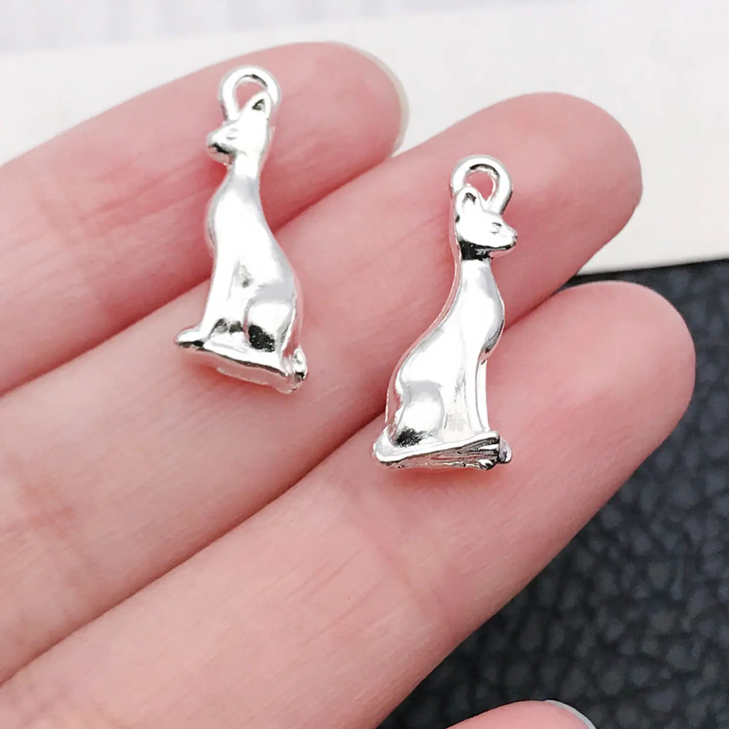 20652-Y-亮银锌合金猫19x8mm-1.1g