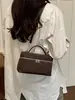 Bolsa de mão casual color-blocking retrô transfronteiriça para mulheres, novo modelo 2026, bolsa quadrada pequena versátil de camurça, bolsa transversal fashion