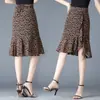 Falda de Gasa Estampado de Leopardo 2025 Nuevo Estilo Asimétrica de Cintura Alta Falda de Un Solo Paso que Cubre la Cadera Falda Larga Delgada de Cola de Pez
