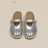 2026 Nuevas Pantuflas Ligeras Transpirables de Punta Cerrada Sandalias de Exterior de Suela Gruesa Sandalias Birkenstock Huecas de Verano Zapatos para Mujer