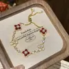 Pulsera de Trébol de Cuatro Hojas con Microincrustaciones de Circonita de Nuevo Estilo para Mujer, Pulsera Trendy de Lujo Ligero en Oro Rosa, Joyería Dulce Estilo Princesa al por Mayor