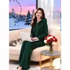 Conjunto de Dos Piezas para Mujer: Pantalones de Punto Anchos con Capucha Color Verde Oscuro, Nuevo Conjunto Deportivo Casual Invierno 2025, Rejuvenecedor y Adelgazante