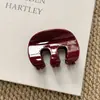 Pinza para el Cabello de Letras Rojas de Alta Gama para Mujer 2025 Nuevo Estilo Retro de Nicho para Recogidos en la Parte Trasera de la Cabeza Pinza de Tiburón Accesorio para el Cabello de Otoño e Invierno