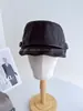 Estilo Old Money Sombrero Mate Texturizado Estilo Pareja Unisex Sombrero de Cuero PU Otoño/Invierno Sombrero de Montar Boina Sombrero Hipster Adelante