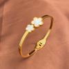Europeo y Americano Simple Acero Inoxidable Acero de Titanio Fritillaria Trébol de Cuatro Hojas Galvanizado Pulsera de Alta Edición para Mujer Pulsera Abierta de Alto Sentido Fabricantes