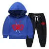 Conjunto de Suéter con Capucha para Niños Otoño e Invierno 2023 Estilo Occidental Nuevo para Niños Medianos y Grandes Ropa de Invierno Gruesa y Cálida con Forro de Felpa