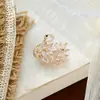 Broche Transparente de Cristal Transfronterizo con Alas y Circonita Brillante, Elegante Cisne Blanco Estilo Japonés y Coreano Corsage, Accesorio de Pin para Traje