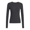 Camiseta gris para mujer, nuevo estilo 2026, adecuada para usar en capas o sola, cuello redondo, corte ajustado, favorecedora, top de manga larga para principios de otoño, camiseta básica de color liso