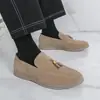 Mocasines de conducción para hombre de talla grande transfronterizos, nuevo estilo de comercio exterior, zapatos de gamuza con borlas modernos y a la moda