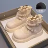 Botas Cortas Casuales de Moda para Niñas 2025 Otoño e Invierno Botas Nuevas Zapatos Dobles de Algodón Versátiles para Bebé con Botas de Cuero Cálido de Felpa