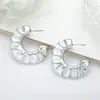 Pendientes de C-shape de Moda con Sentido de Diseño de Nicho para Mujer, Pendientes de Botón Versátiles y Modernos, Pendientes de Botón Geométricos, Joyería de Oreja Exquisita y Elegante para Mujer