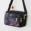 Bolso para mujer nuevo bolso de mensajero de moda bolso de hombro casual para dama bolso pequeño cruzado para mujer bolso de tela de nailon fabricantes al por mayor