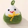 Pingente de Crochê Feito à Mão em Formato de Bolinho de Arroz Pegajoso de Alta Qualidade, um Acessório de Boneco Zongzi Estilo Desenho Animado para Bolsas durante o Festival do Barco-Dragão