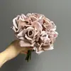 Húmedos al tacto, 5 ramos de rosas artificiales, flores artificiales para decoración del hogar y la sala de estar, capullos de rosa artificiales, accesorios para estudio fotográfico
