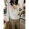 Camiseta Blanca de Manga Larga con Cuello Alto y Hombro Normal Estilo Ins Americano para Mujer Principios de Otoño Chica Picante de Longitud Media con Media Botonadura Ajustada