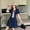 Vestido de Verano 2026 Estilo Nuevo Talla Grande para Mujer Estilo Coreano Estilo Universitario Reductor de Edad Cuello Marino Moldeador de Cintura