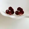 Brincos de Flor em Esmalte Vermelho para Outono e Inverno para Mulheres Brincos de Design de Nicho Retro Francês Brincos Exquisitos de Alta Qualidade
