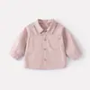 Conjunto de Top con Estampado de Dibujos Animados de Primavera para Bebés y Niños Pequeños, Estilo Coreano Camisa Sencilla y Jeans, Elegante Conjunto de Tres Piezas