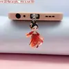 Um Plugue de Poeira de Celular de Cristal Clássico e Fofo, Compatível com Tipo-C, Pode Ser Usado como D Outro