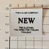 Los fabricantes producen ropa y textiles para el hogar, ropa lista para usar, etiquetas de tela, etiquetas tejidas y estampadas con logotipos, etiquetas estampadas, etiquetas de TPU con diseño de estrellas