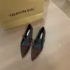 Sapatos Mary Jane Bico Fino, Estilo Retrô, Salto Grosso Preto, Elegância Estilo Francês, Scarpins Baixos de Veludo, Sapatos Femininos de Salto Baixo