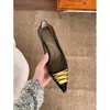 Primer Encuentro Zapatos de Salón de Punta Baja con Hebilla Metálica Retro para Mujer Otoño Rojo Vino Versátiles Tacón de Gato Zapatos para Ir al Trabajo Tacón Bajo