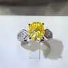Anillo de Moissanita de 3 Quilates Colorido Ovalado Cielo Estrellado Anillo de Diamante de Forma Especial Colorido Huevo de Paloma Europeo y Americano Venta Caliente Transfronteriza