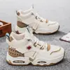 Zapatos de Hombre con Suela Gruesa para Aumentar la Altura 2026 Primavera Nueva Moda Estilo Coreano Zapatos de Padre Tenis Casuales Versátiles de Caña Alta