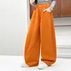 Calças casuais para meninas, nova coleção outono 2026, estilo coreano, calças retas largas da moda para crianças mais velhas, calças compridas brancas, calças de perna curva