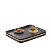 Uau, uma bandeja retangular com design de ondas d'água, perfeita para exibir lanches, frutas secas, ou como bandeja para mesa de centro ou de jantar para o chá da tarde e sobremesas.