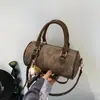 Bolsa Boston Pillow para Mulheres 2025 Nova Moda Outono e Inverno Nicho Bolsa Transversal Estampa de Leopardo Bolsa de Mão para Trabalho e Dia a Dia
