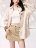 Camisa Casual Longa Solta com Patchwork de Camurça nas Mangas, Estilo Igual ao de Zhu Dan Lang Jie, Liilou