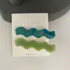 Pacote com 2 Grampos de Cabelo Acrílico Ondulados para Mulheres Simples Versátil Elegante Presilha Lateral para Franja Grampo Bico de Pato Vintage ins