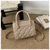 Tendencia transfronteriza bolso de mano cuadrado pequeño dulce para mujer bolso 2026 otoño nueva llegada bolso de hombro único con relieve de corazón bolso cruzado para ir al trabajo