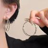 Pendientes de Aro Lisos Exagerados Estilo Europeo y Americano para Mujer, Estilo Nicho de Lujo Ligero, Sensación Elegante y de Alta Gama, Pendientes Versátiles Exquisitos al por Mayor