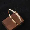 Pulsera geométrica abierta con forma de corazón de circonita, estilo ins de moda transfronteriza de Amazon, de lujo ligero, elegante, de alta gama, para mujer
