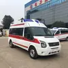 Ambulância JMC Transit, equipada com sistemas de monitoramento de pacientes, design de entreeixos longo e teto alto, e atendendo aos mais recentes padrões nacionais de emissões. (Sexto Ano)