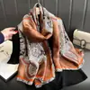 Nova Moda Estilo Primavera e Verão 2025 Lenço Longo de Seda Elegante Lenço Longo de Cetim Lijing para Mãe Leve Versátil para Viagem