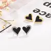Brincos de Coração Preto com Pedras de Diamante para Mulheres, Design Simples e Exclusivo, Brincos de Temperamento Exquisito de Alta Qualidade